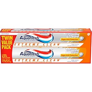 Aquafresh Extreme Clean Whitening Action Twin Pack Toothpaste, 5.6 Ounce